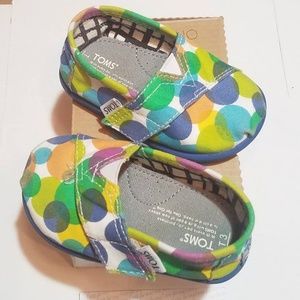 Toms Tiny Toddler Shoes Size T3 **NEW WITH BOX**